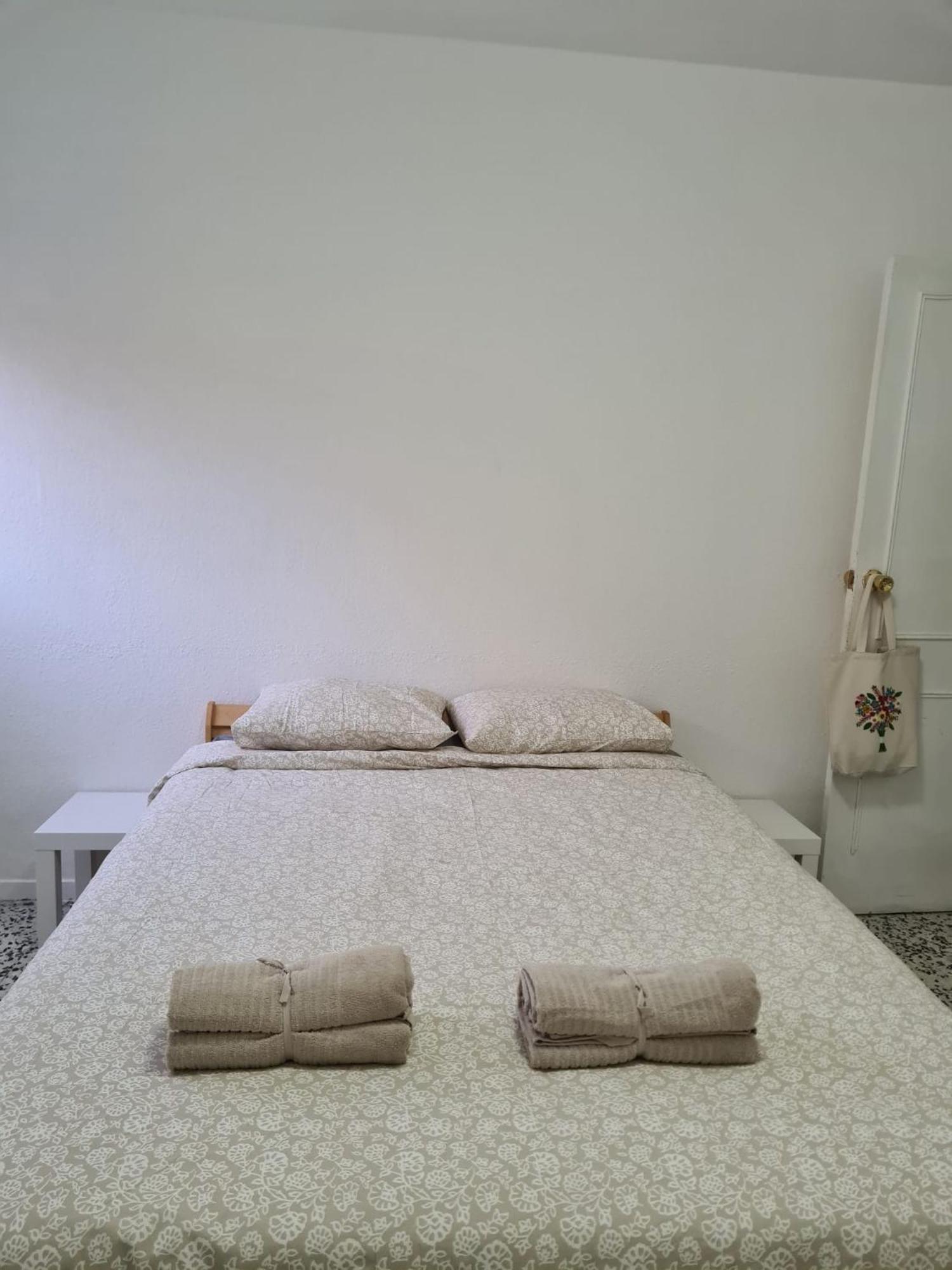 Eeb Private Room Habitacion Privada En Piso Compartido La Laguna  Ngoại thất bức ảnh